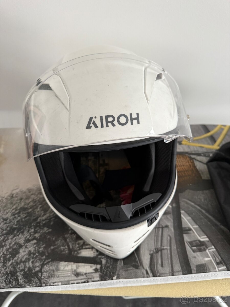 Přilba Airoh vel. M 57-58