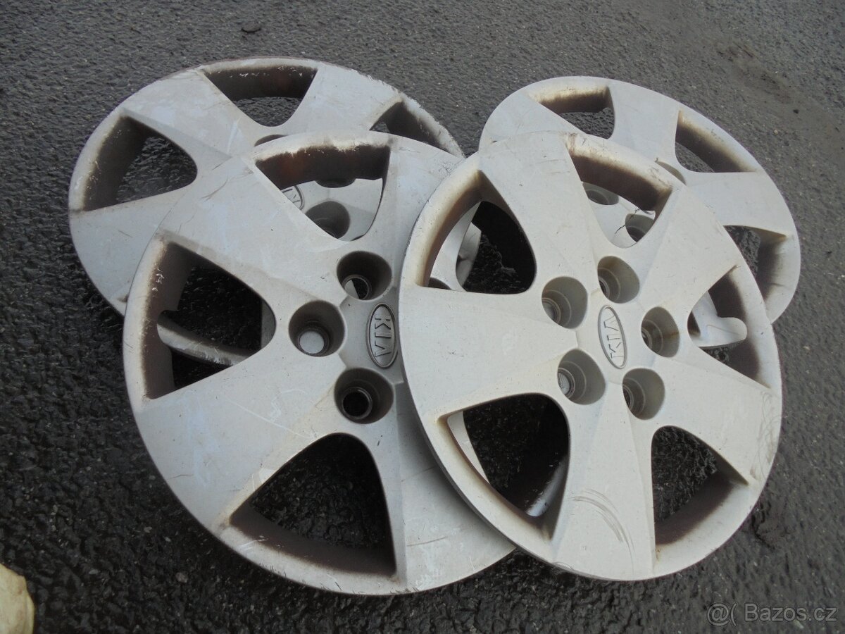 15" poklice original KIA sada za 400,-