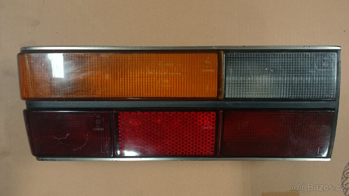 Zadní světlo Audi 100 C2