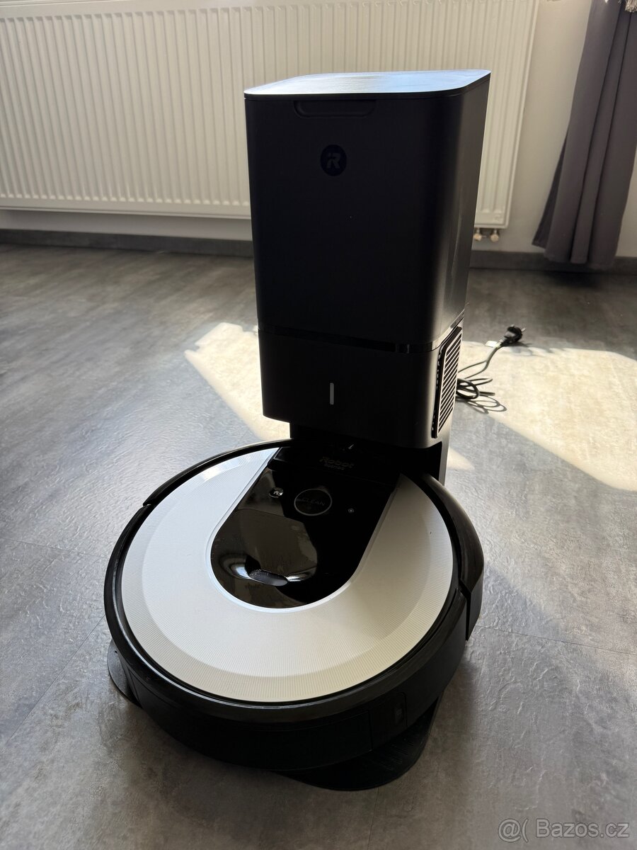 iRobot Roomba i7+
