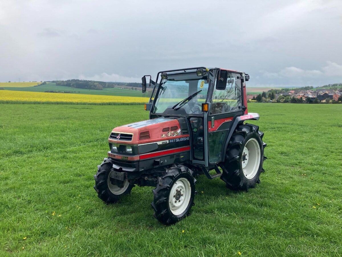 JAPONSKÝ MALOTRAKTOR MITSUBISHI MT306D 4X4