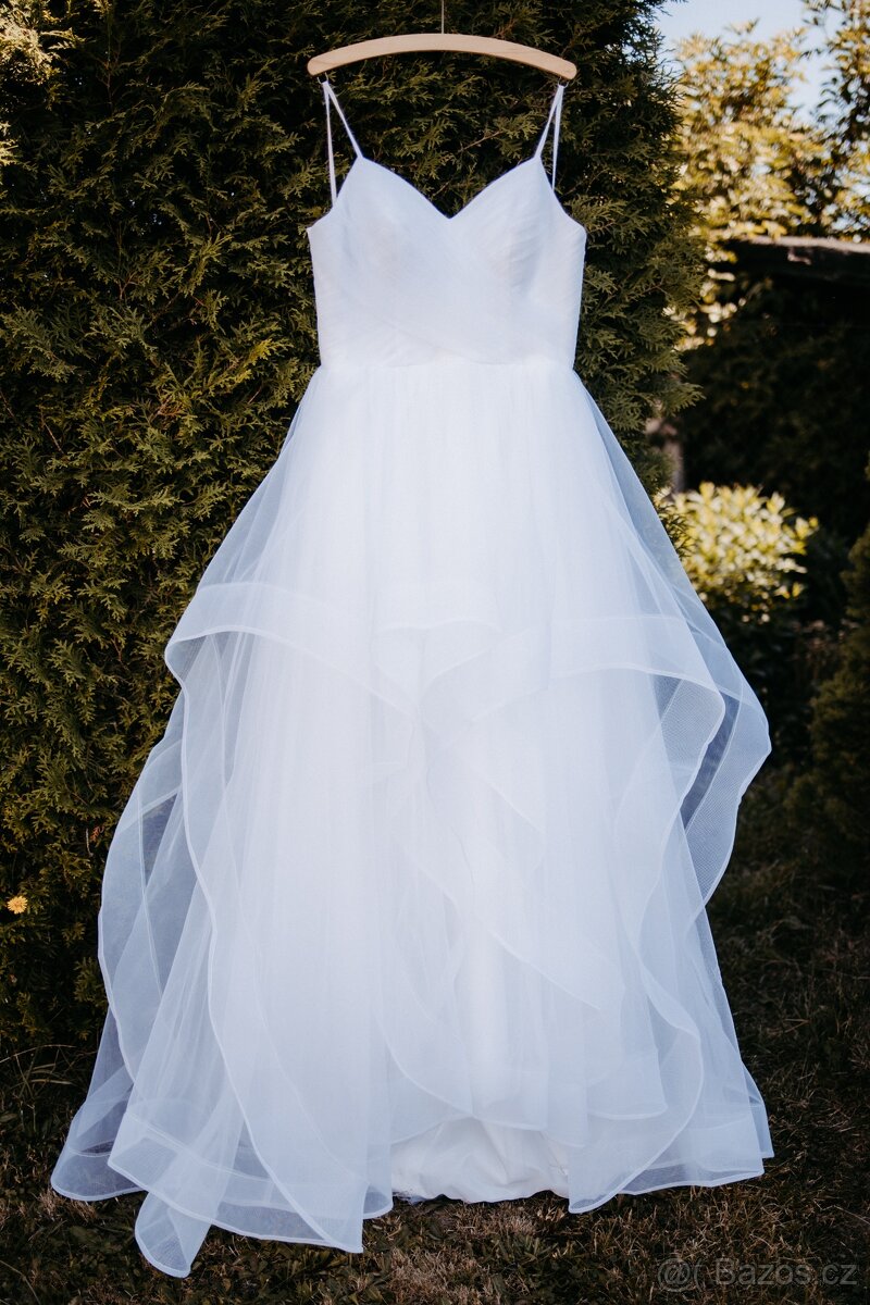 Svatební šaty s tylovou sukní