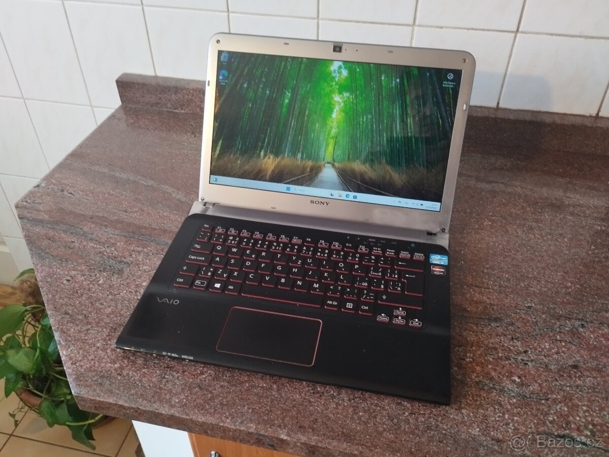 SONY VAIO SVE14AG15M,i3,Windows11