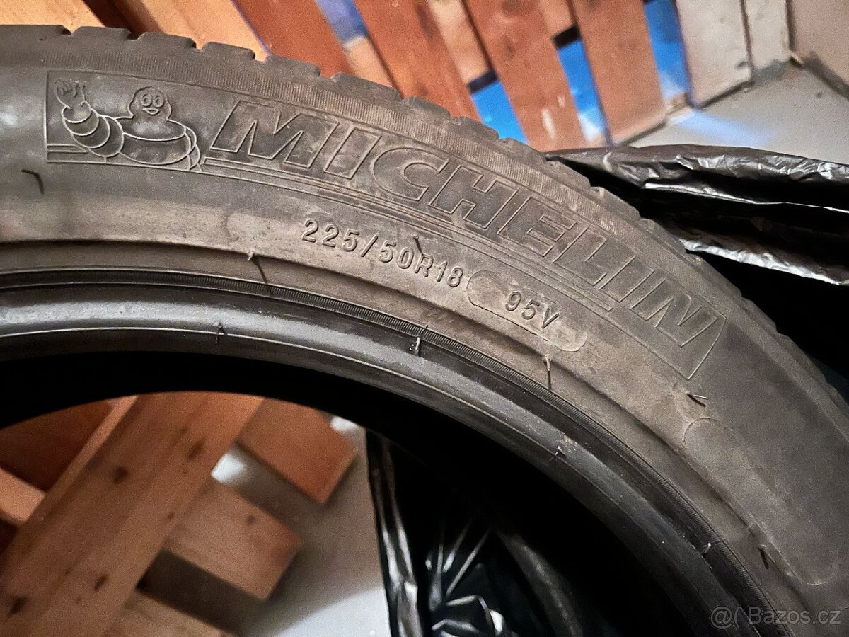 Letní pneu Michelin R18