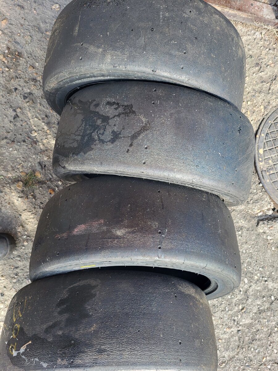 Hankook Ventus F200 240/640 R18 slick