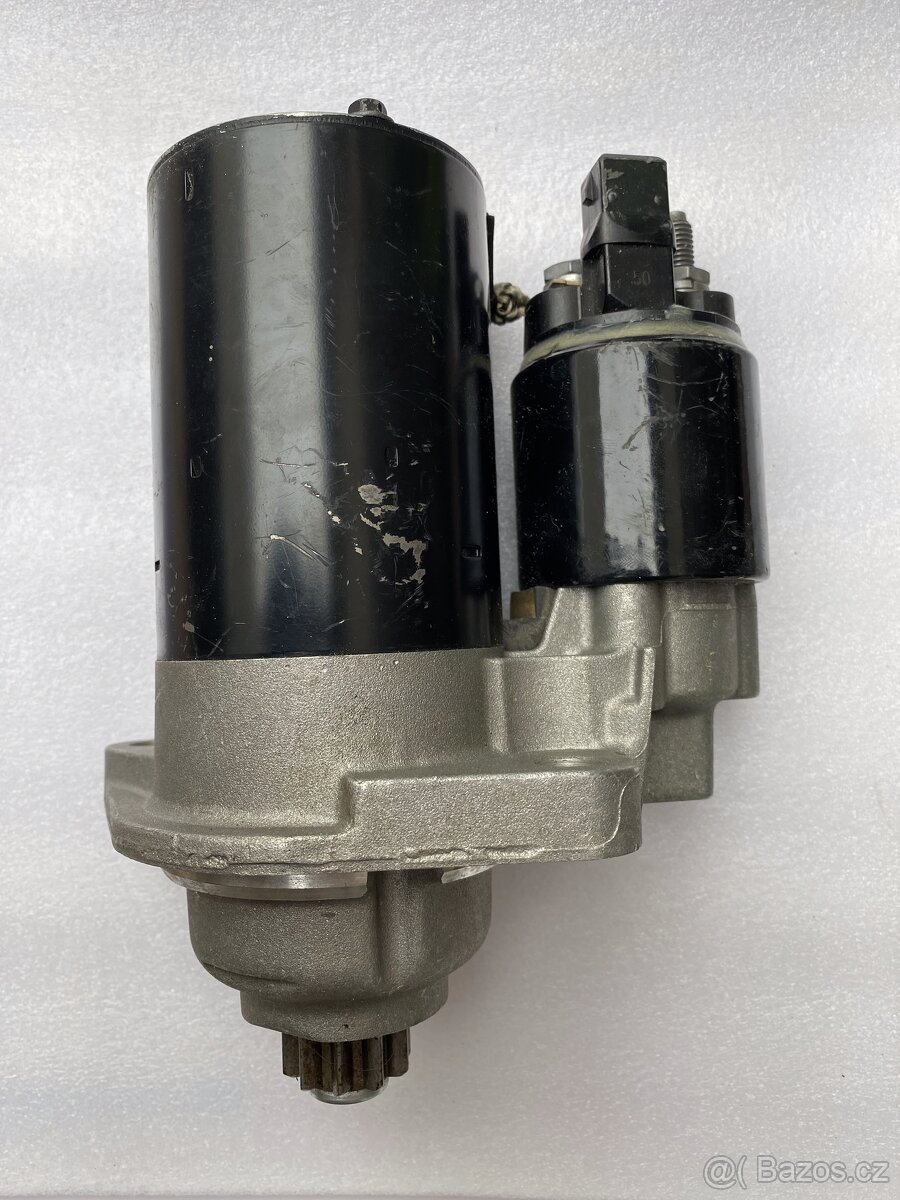 Startér motoru BOSCH 1005821896
