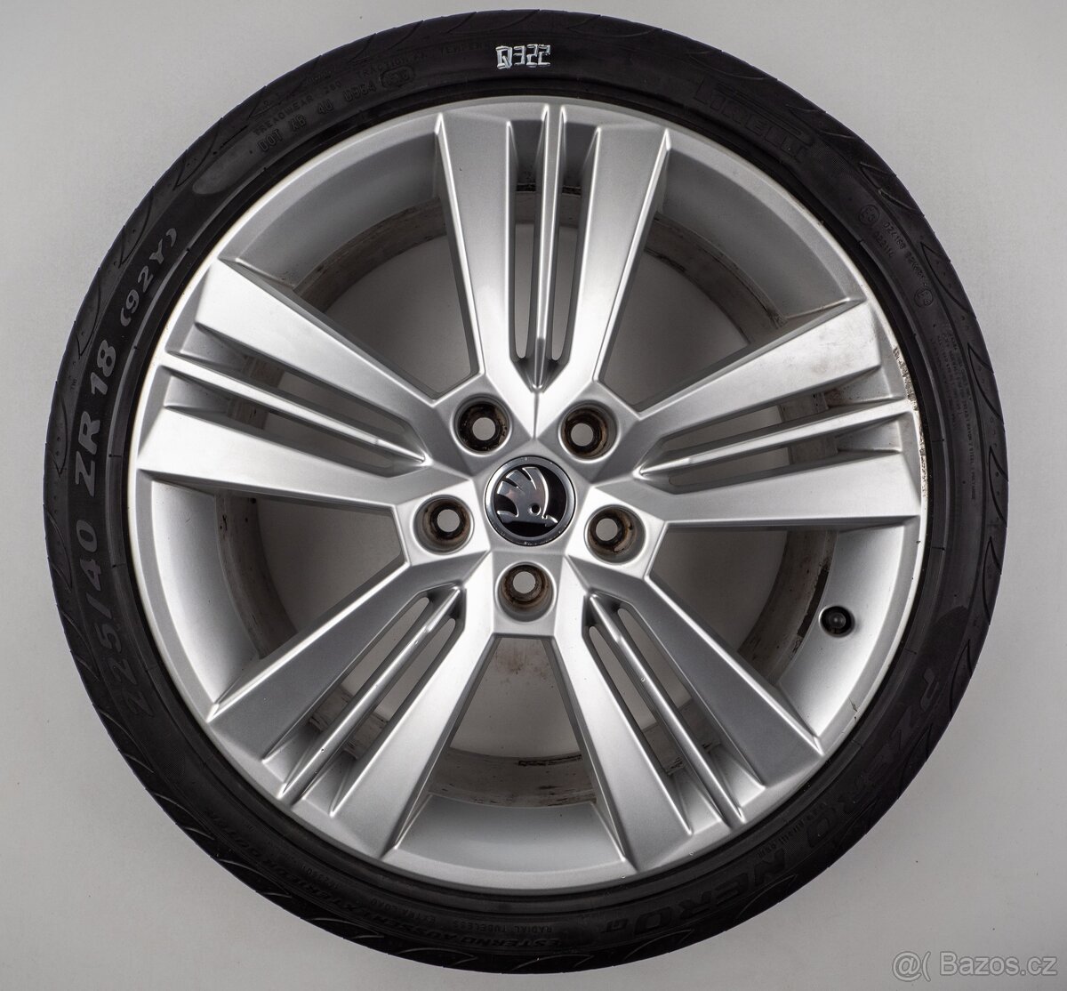 Škoda Octavia - Originání 18" alu kola - Letní pneu