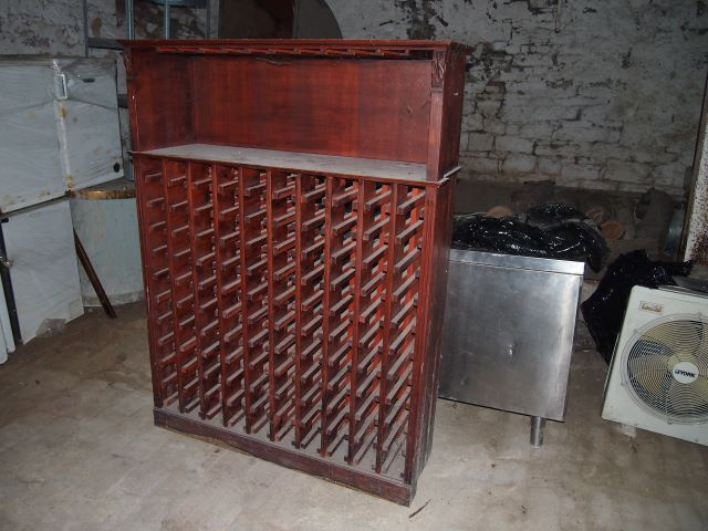 vinotéka dřevěná