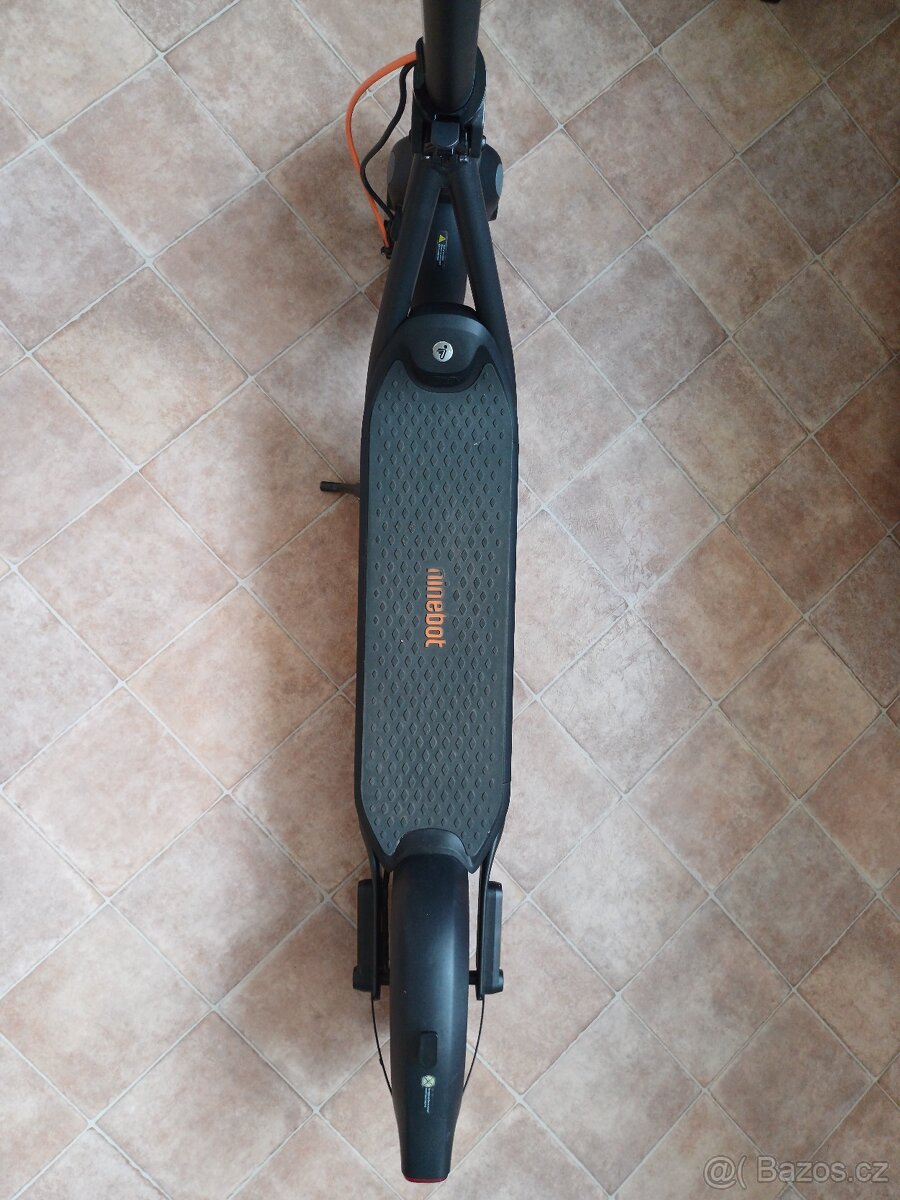 Elektrická koloběžka Segway NINEBOT F2 PRO - NOVÁ BATERIE