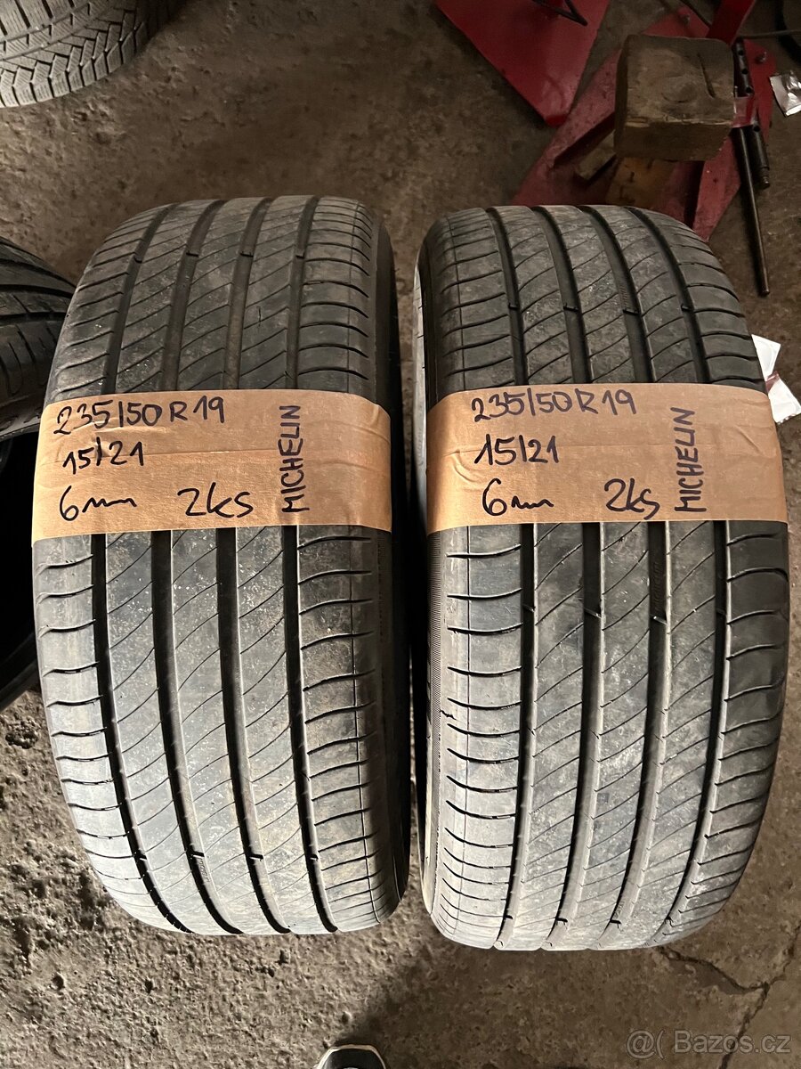 235/50R19 Michelin