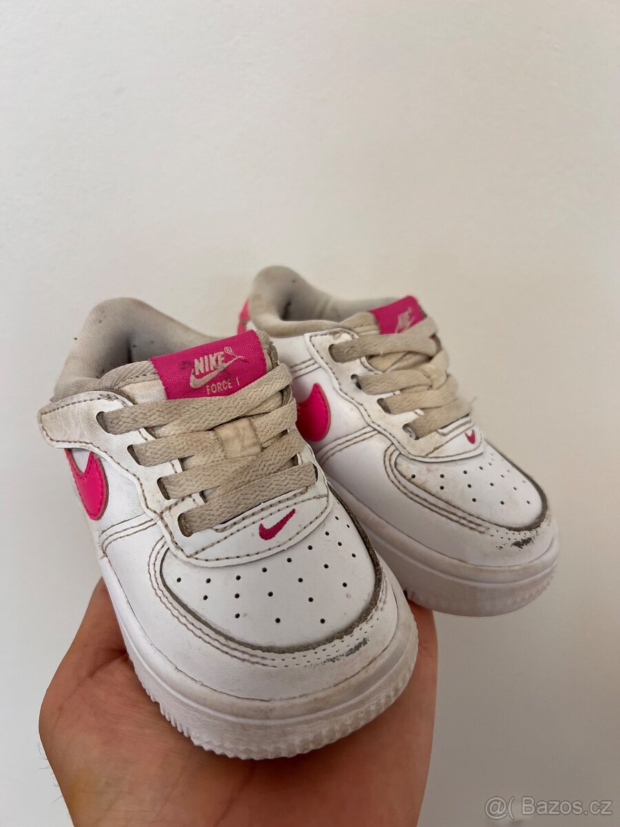 Nike Air Force vel. 21