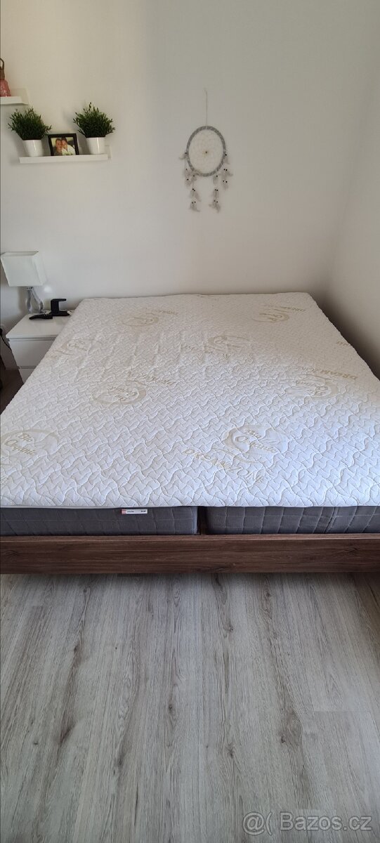 Manželská postel 200x180cm