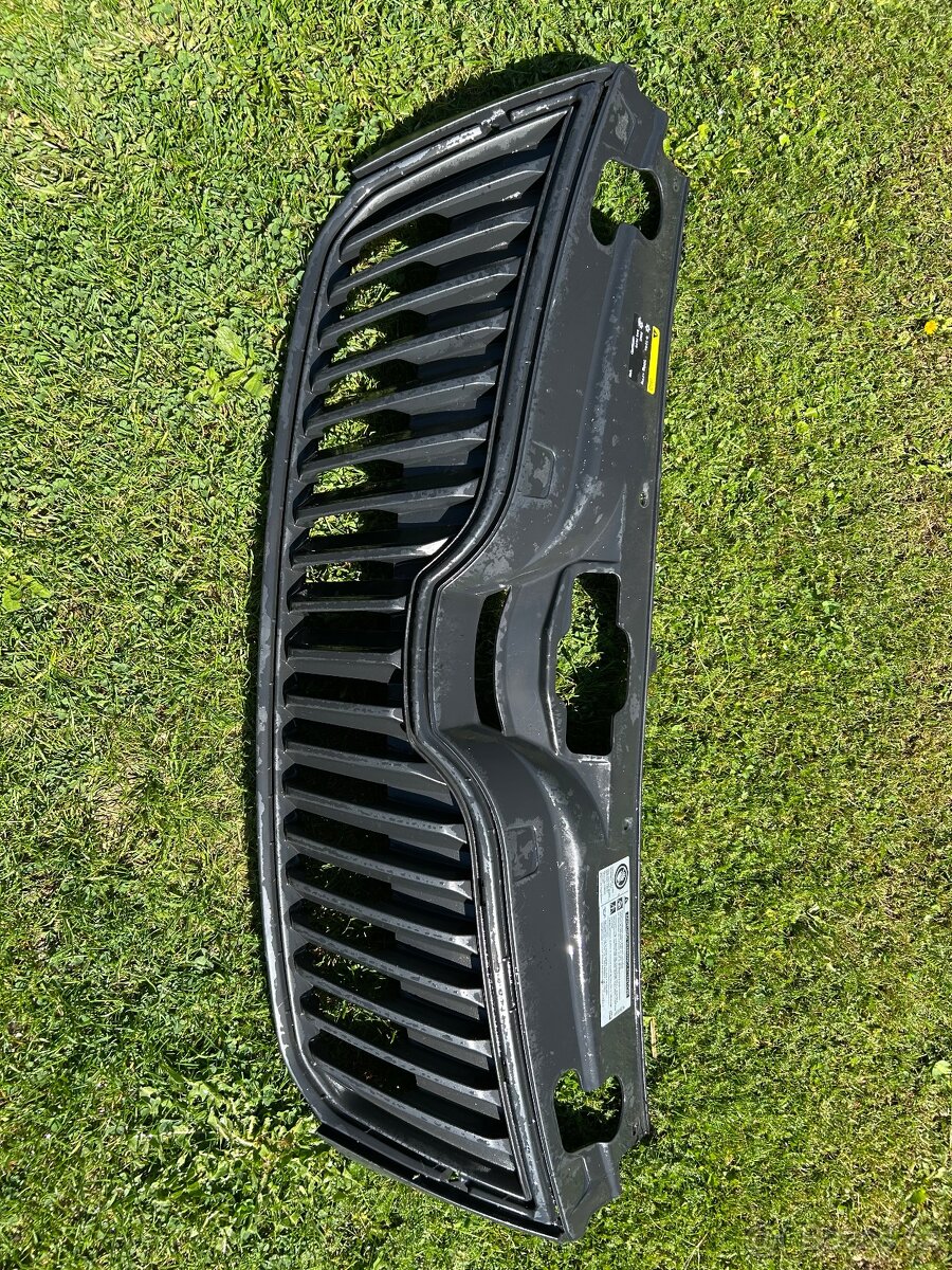 Maska Škoda Rapid