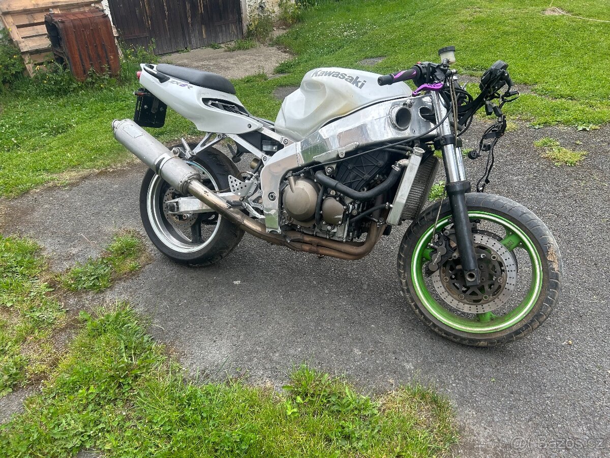 Kawasaki ninja zx6r