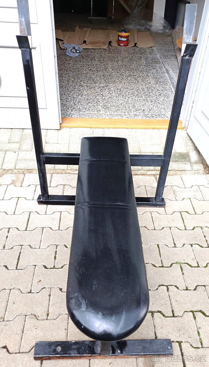 posilovací lavice/ bench press