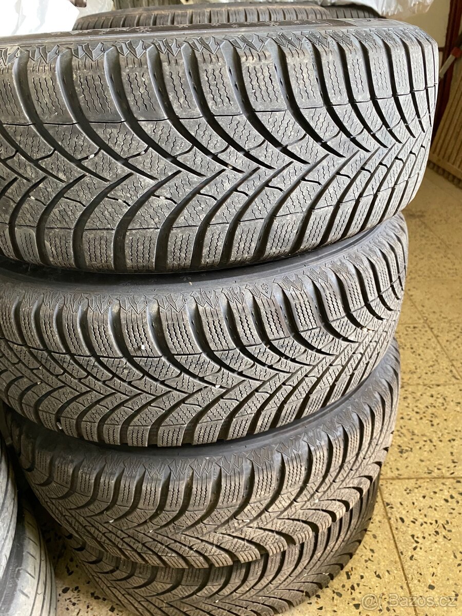 Zimní sada 195/65/15 ZÁNOVNÍ VW GOLF 5X112