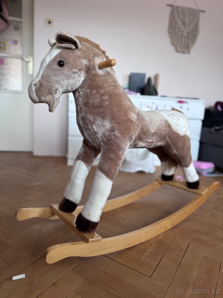 Houpací kůň