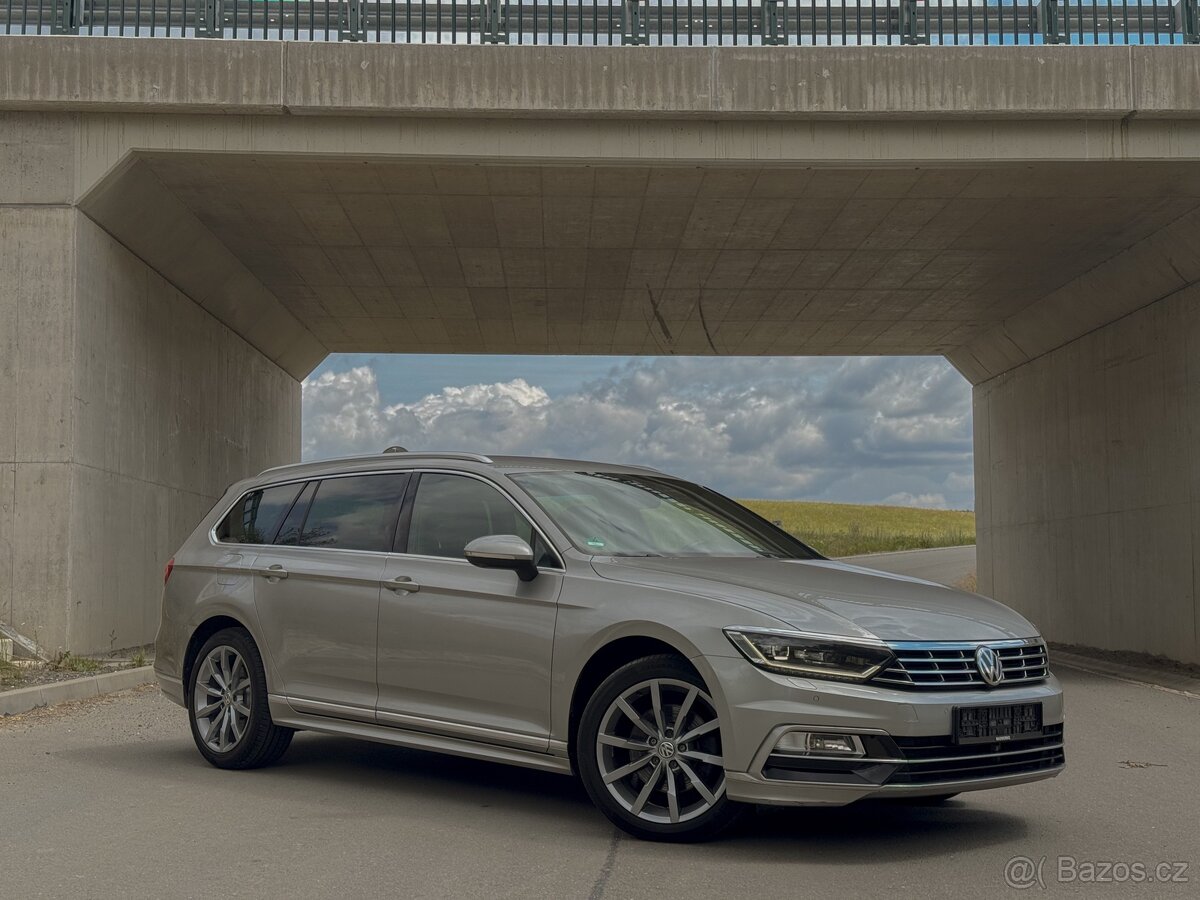 VW PASSAT R-LINE 1.MAJ 138TKM MATRIX KAMERY 360 TAŽNÉ