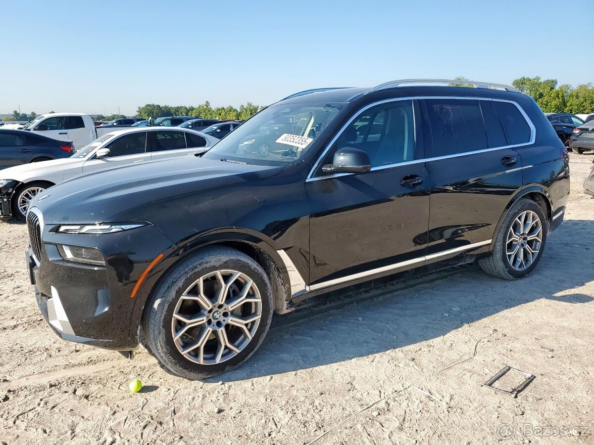 BMW X7 xDrive40i 2025 - 3.0L benzínový motor, automat