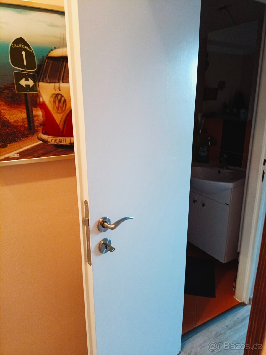 4krát dveře za odvoz zdarma bez kování a zámků