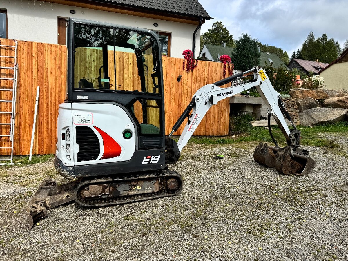 Bobcat E19