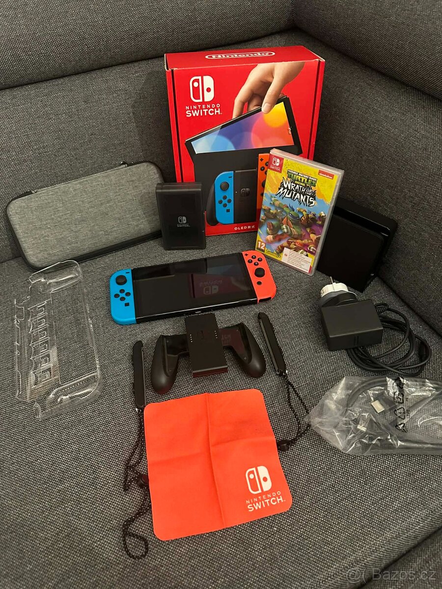 Nintendo switch OLED + bohaté příslušenství