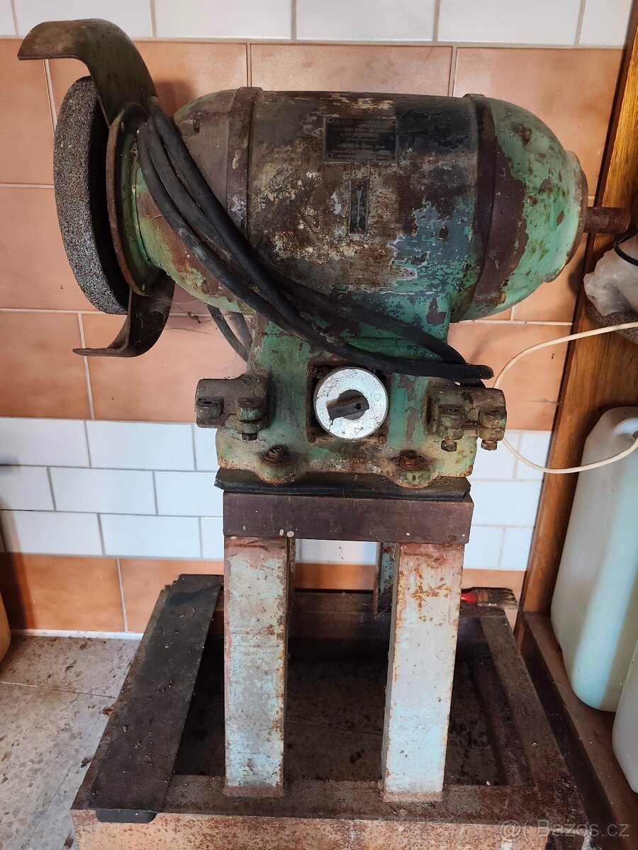 Dvoukotoučová bruska na 380 V
