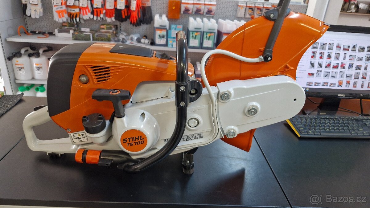 NOVÁ rozbrušovací pila Stihl TS 700
