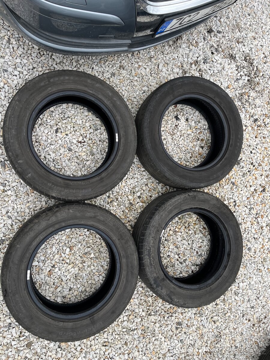 215/60 R16