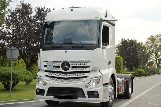 Merecedes-Benz Actros 1843 - tahač návěsů