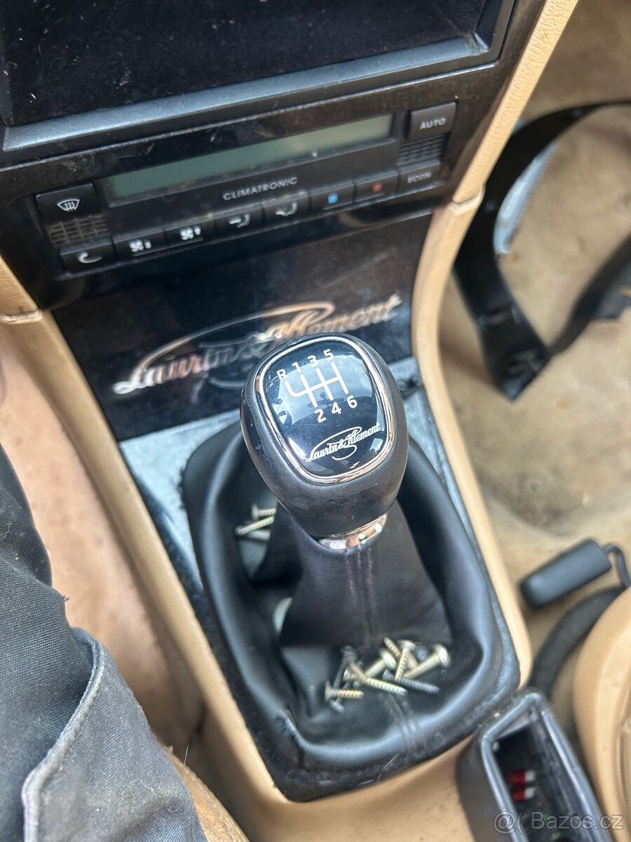 ŠKODA OCTAVIA III-ŘADÍCÍ PÁKA 6°