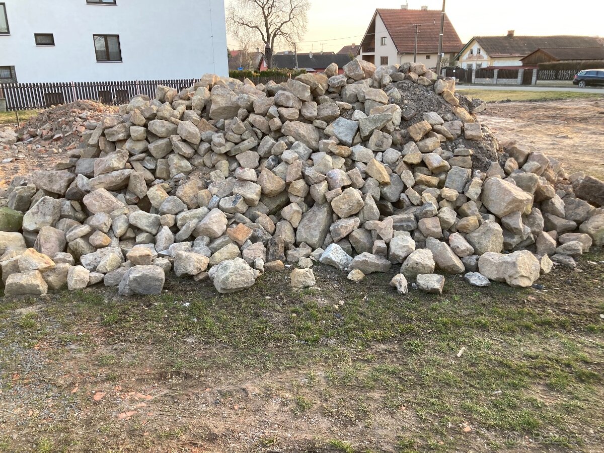 Prodám pískovec - schody, bloky, kvádry, dlaždice, šlapáky
