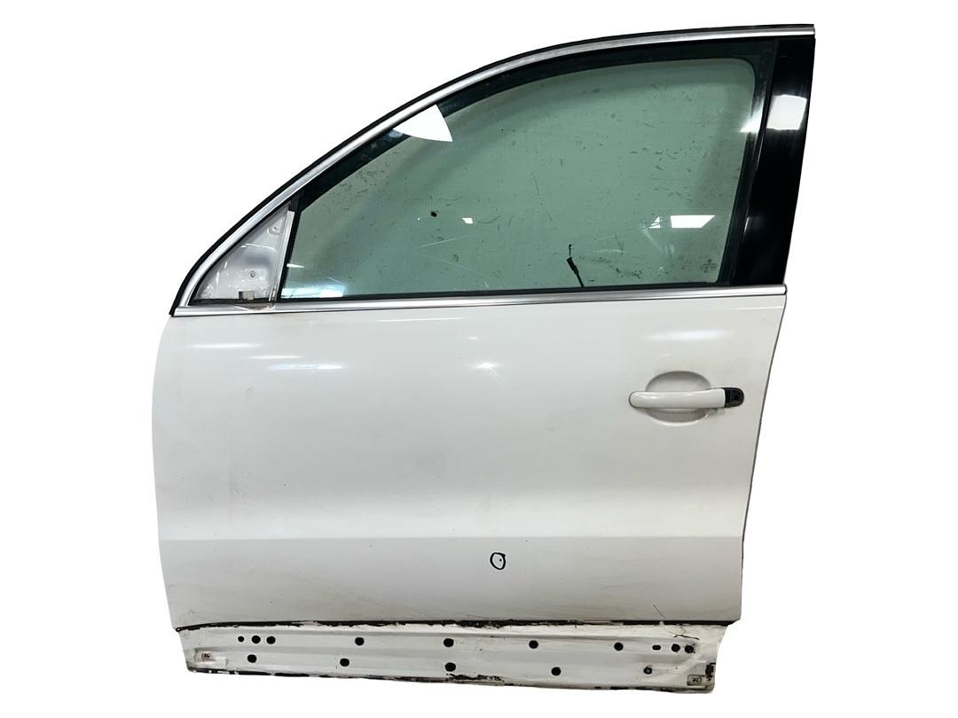Levé přední dveře bílá barva LB9A VW Tiguan 5N r.v. 2011