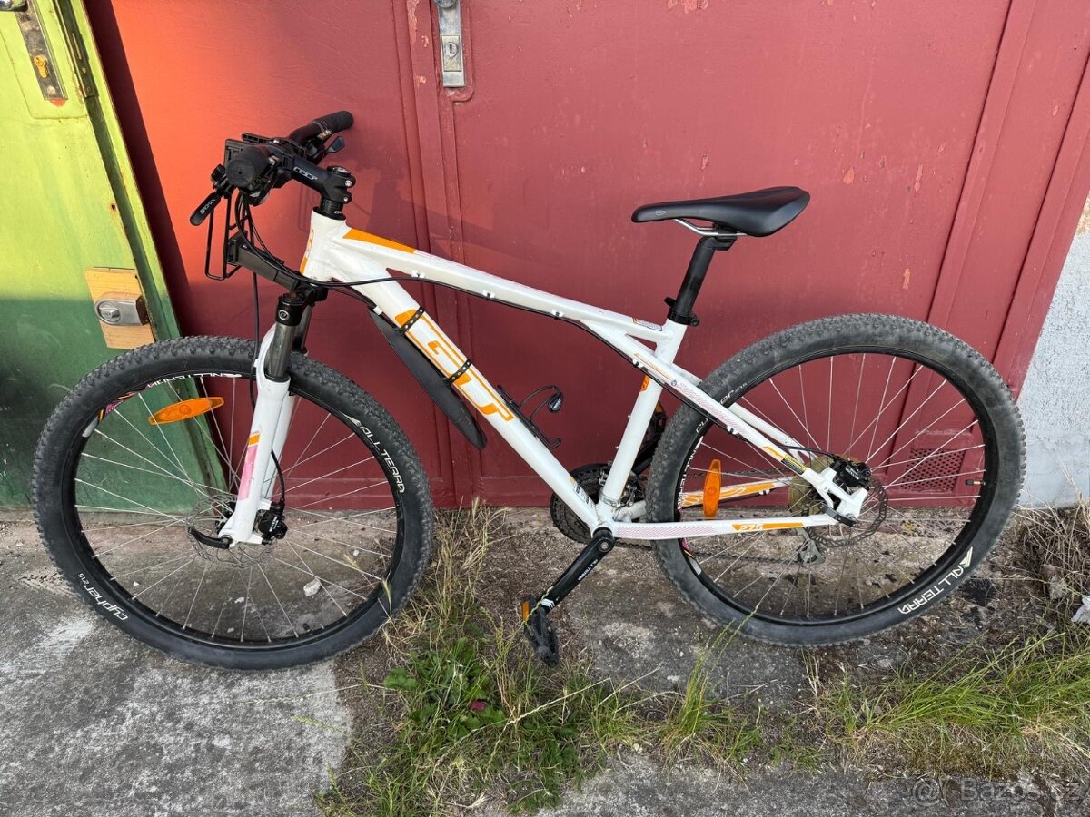 Prodam damske kolo GT vel.kol 27.5 Brno