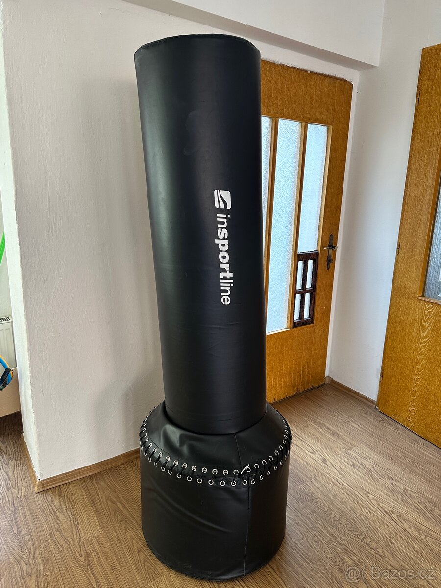 Boxovací pytel stojící