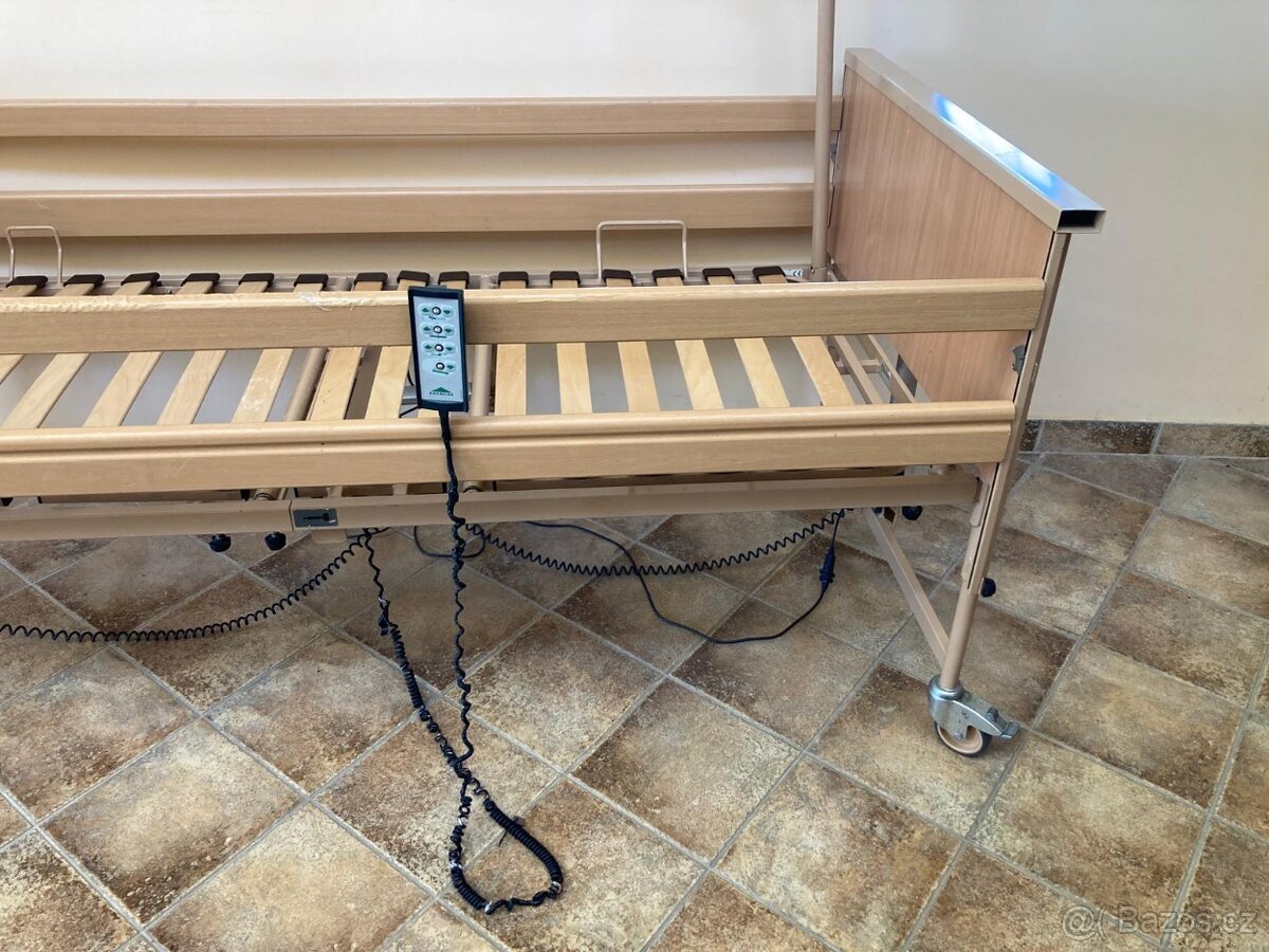 Elektrická polohovací postel