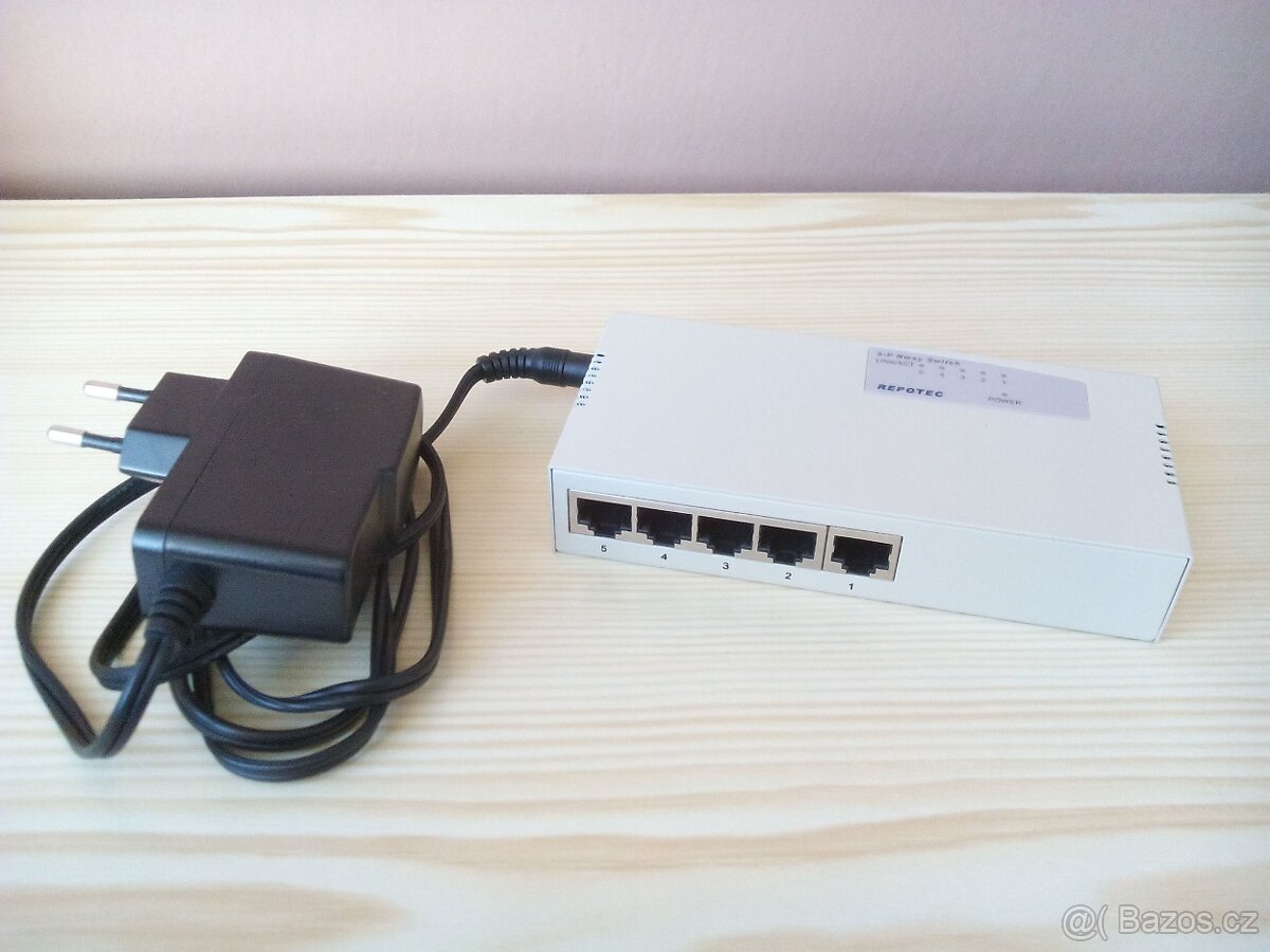 Switch Repotec RP-1705M 5-port