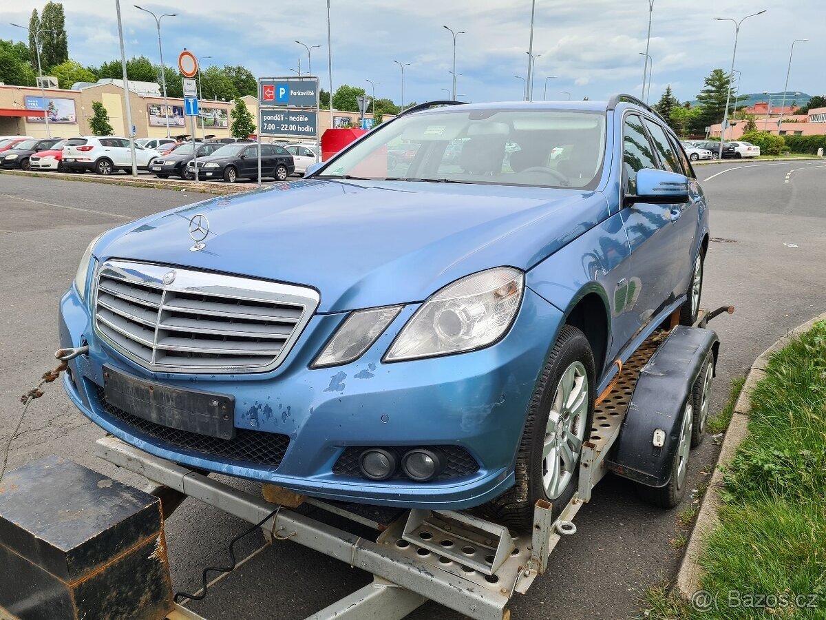 Prodam kapotu mercedes w212