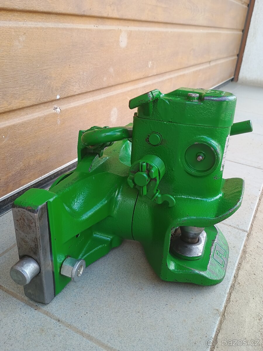 Závěs John Deere