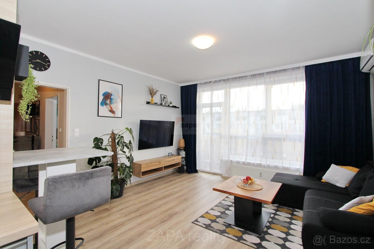 Pronájem bytu 2+kk s balkonem a parkovacím stáním Praha 9 Vy