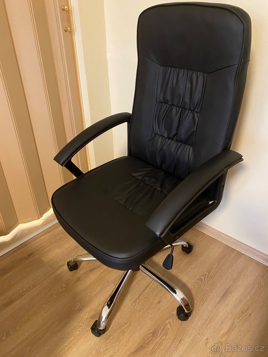 Kancelářské otočné křeslo