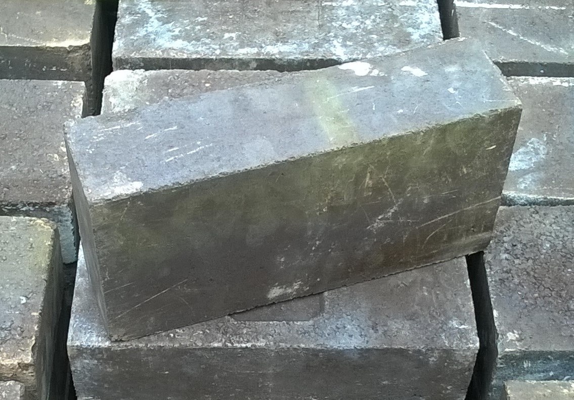 Magnezitové cihly 100 kusů