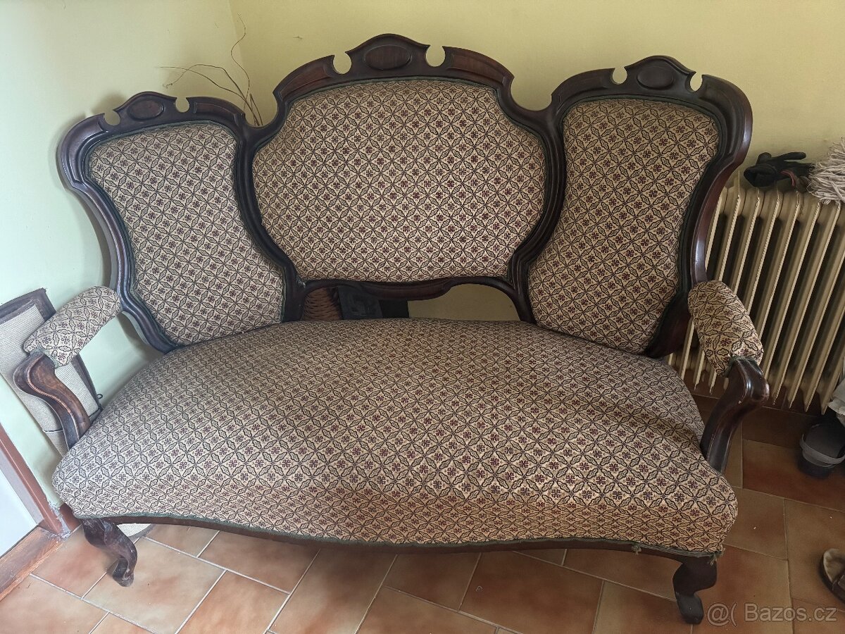 Starožitný nábytek