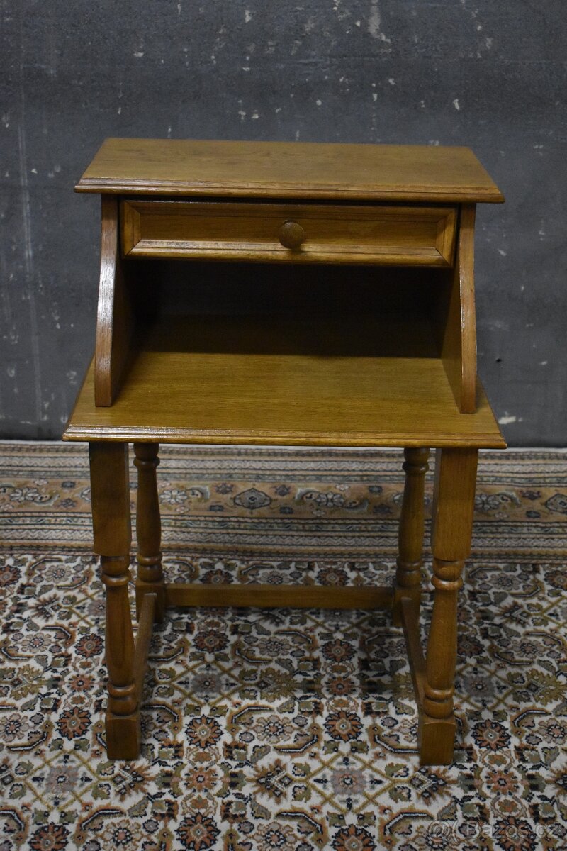 Odkládací stoleček