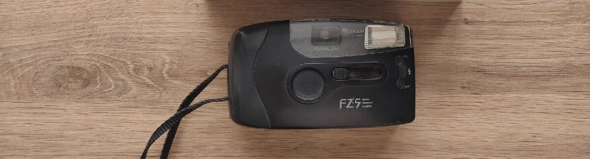 Fujifilm FZ-5 – Kapesní analogový fotoaparát (Point & Shoot)