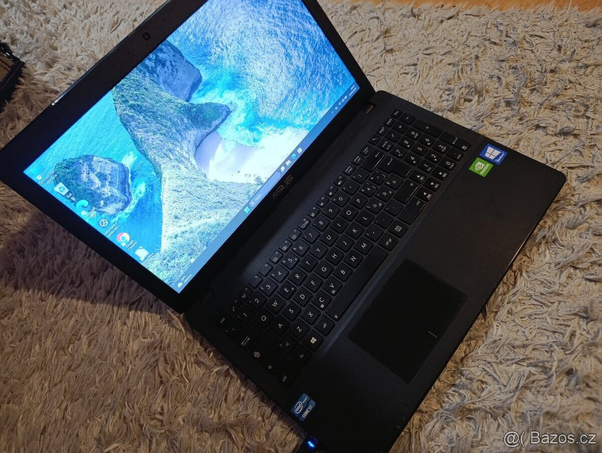 Asus Core i7 / SSD Intel / HDMI / Nvidia GT dve grafiky