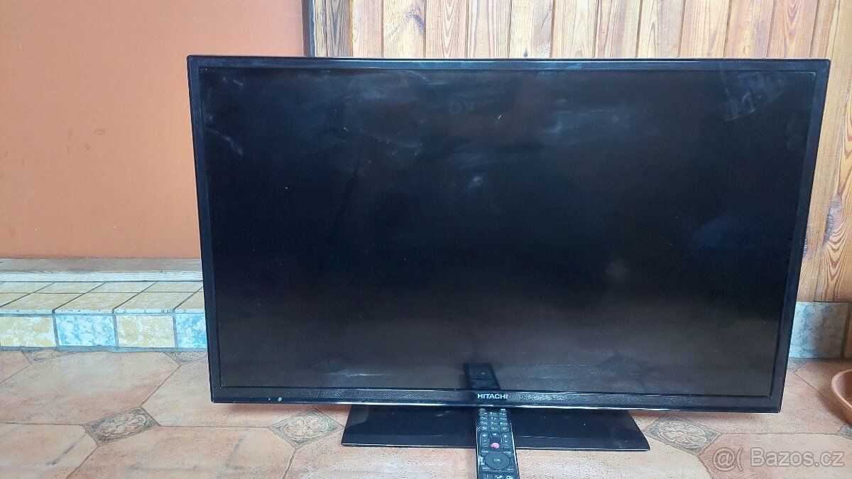 Hitachi 32"