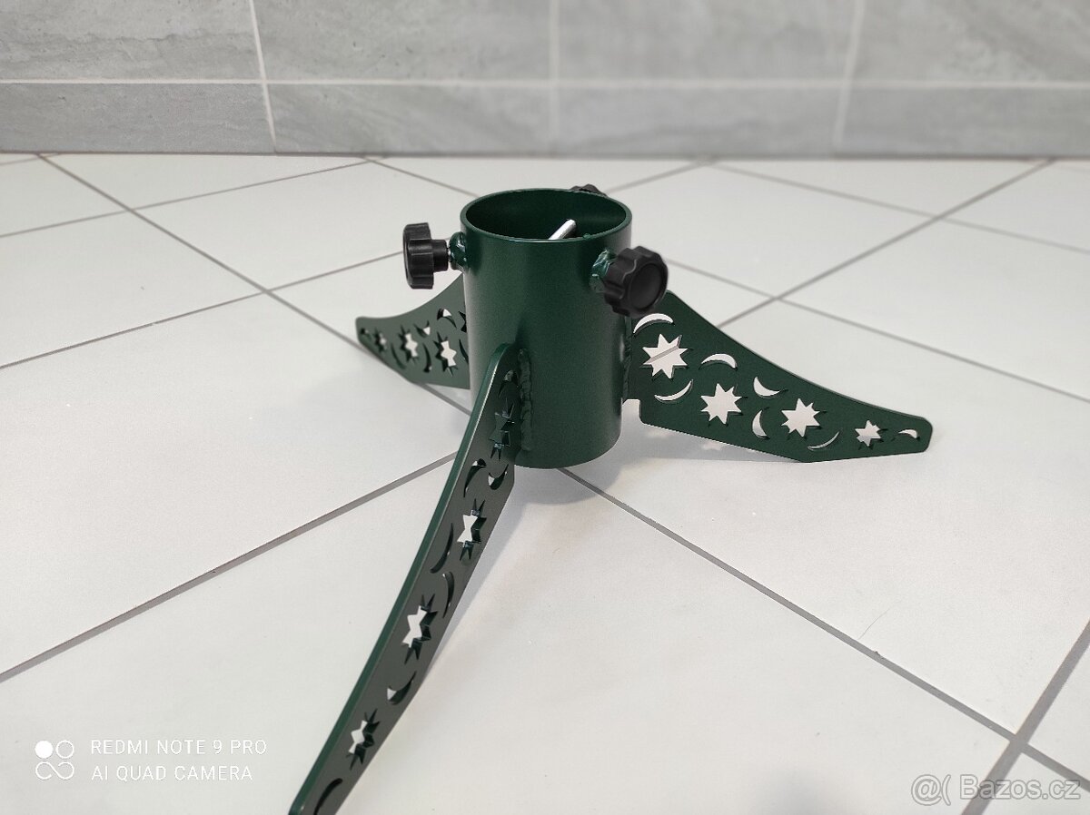 Stojánek na stromeček