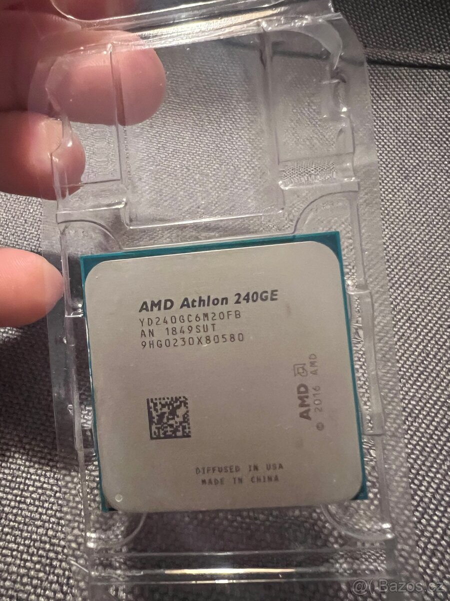 AMD Athlon 240GE