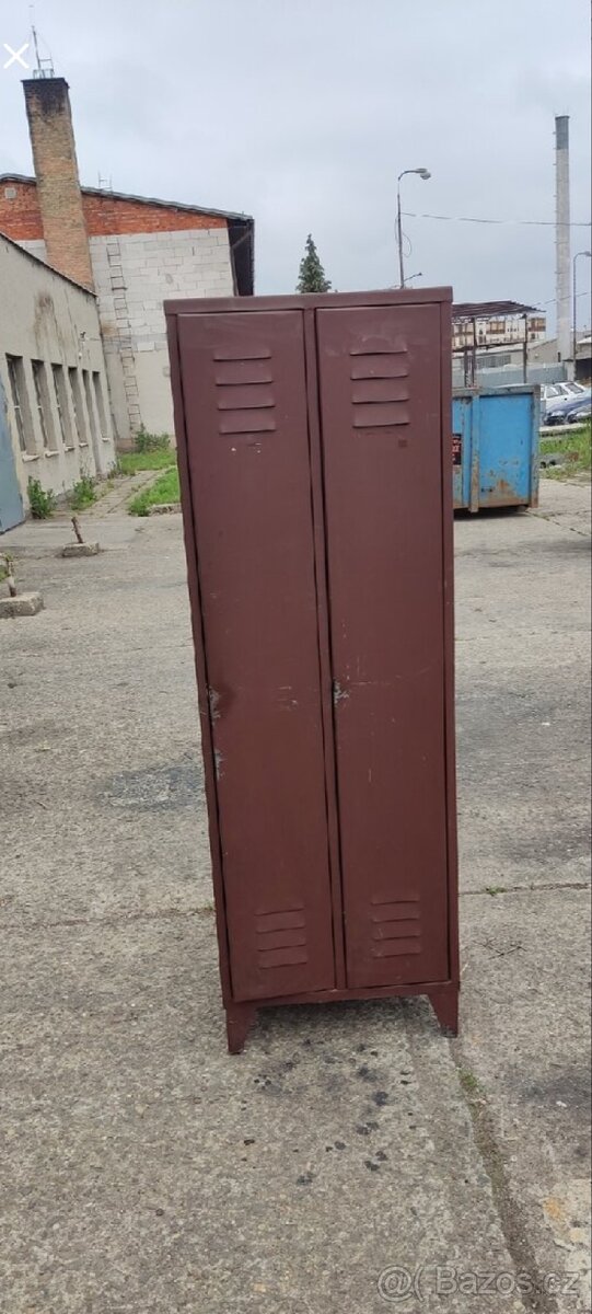 Prodám plechovou skříň, 3 ks k dispozici